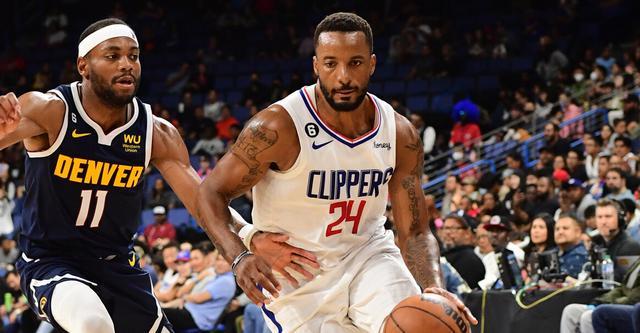 这座球场位 这座球场位