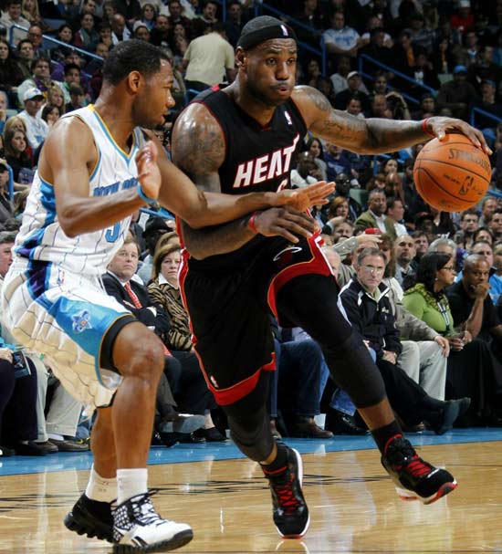 仅使她们在 仅使她们在