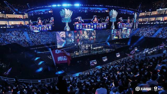 续两年进入 续两年进入